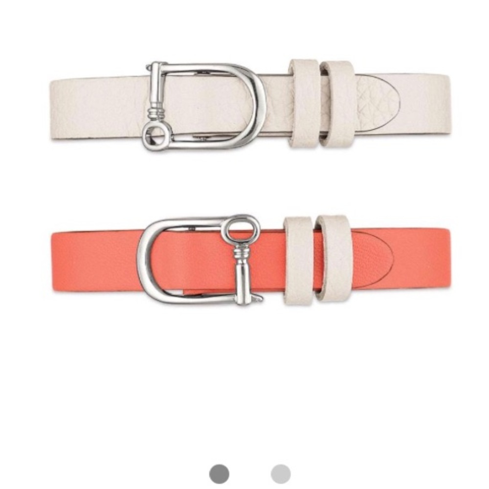 Single leather pebble white/neon coral reversible